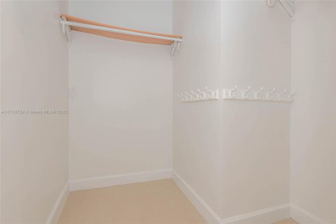 Copropriété à louer à Hollywood, Floride: 1 chambre, 79.9 m2 № 1860983 - photo 26