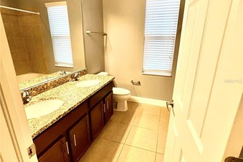 House in Land O' Lakes, Florida 5 bedrooms, 237.83 sq.m. № 2218530 - photo 26