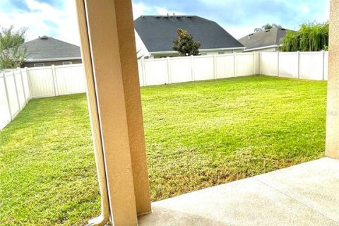 House in Land O' Lakes, Florida 5 bedrooms, 237.83 sq.m. № 2218530 - photo 18