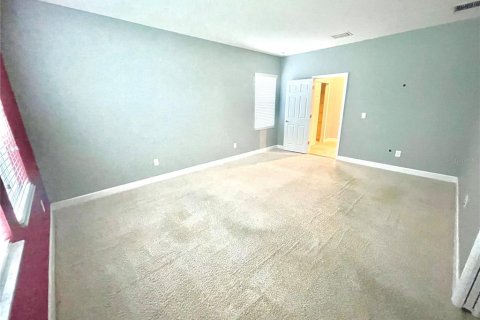 House in Land O' Lakes, Florida 5 bedrooms, 237.83 sq.m. № 2218530 - photo 12
