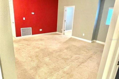 House in Land O' Lakes, Florida 5 bedrooms, 237.83 sq.m. № 2218530 - photo 5