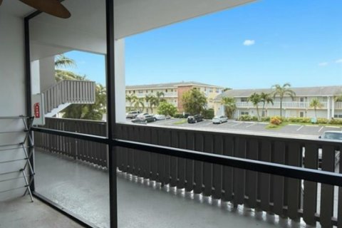 Condo in Pompano Beach, Florida, 2 bedrooms  № 2279306 - photo 16