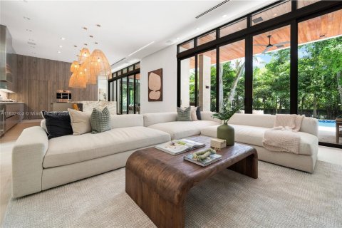 Villa ou maison à vendre à Miami, Floride: 6 chambres, 582.03 m2 № 1814669 - photo 15