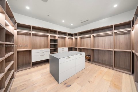 Villa ou maison à vendre à Miami, Floride: 6 chambres, 582.03 m2 № 1814669 - photo 25