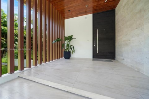 Villa ou maison à vendre à Miami, Floride: 6 chambres, 582.03 m2 № 1814669 - photo 7