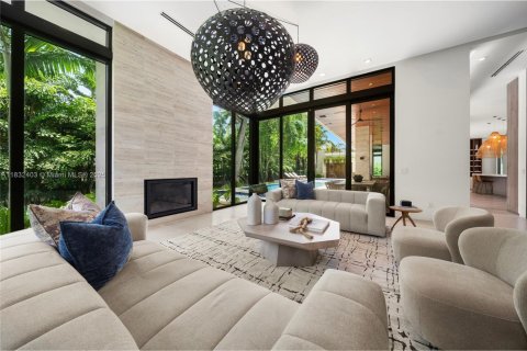 Villa ou maison à vendre à Miami, Floride: 6 chambres, 582.03 m2 № 1814669 - photo 10