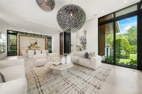 Villa ou maison à vendre à Miami, Floride: 6 chambres, 582.03 m2 № 1814669 - photo 8