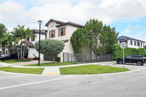 Villa ou maison à Hialeah, Floride 3 chambres, 188.13 m2 № 2053043