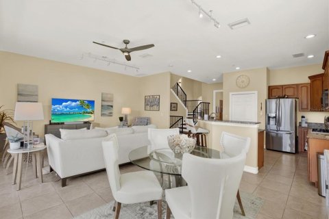 Townhouse in Palmetto, Florida 4 bedrooms, 264.59 sq.m. № 2217130 - photo 5