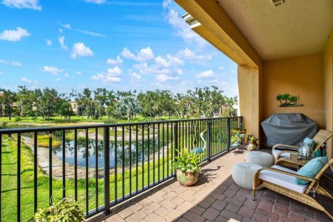 Townhouse in Palmetto, Florida 4 bedrooms, 264.59 sq.m. № 2217130 - photo 2