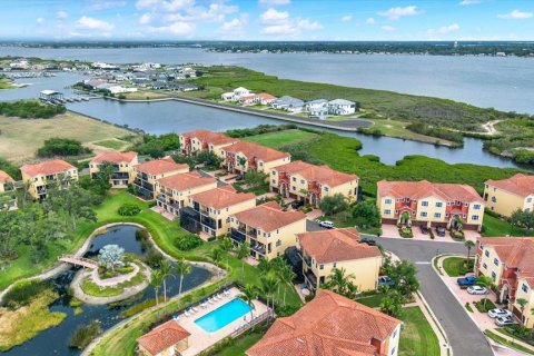 Townhouse in Palmetto, Florida 4 bedrooms, 264.59 sq.m. № 2217130 - photo 25