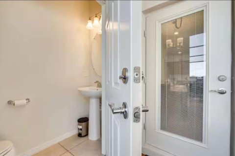 Townhouse in Kissimmee, Florida 4 bedrooms, 195.28 sq.m. № 1791287 - photo 25