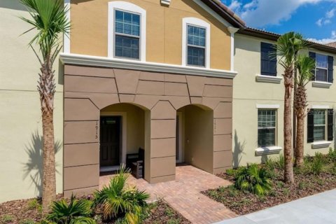 Townhouse in Kissimmee, Florida 4 bedrooms, 195.28 sq.m. № 1791287 - photo 4