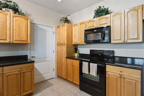Купить кондоминиум в Киссимми, Флорида 4 комнаты, 130.25м2, № 2227737 - фото 15