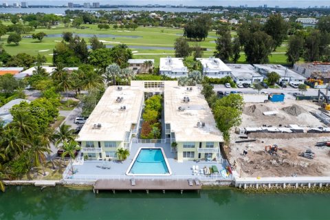Condo in Miami Beach, Florida, 1 bedroom  № 2001679 - photo 22