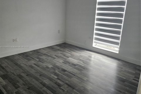 Condo in Miami, Florida, 2 bedrooms  № 1861822 - photo 6