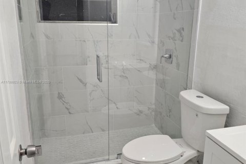 Condo in Miami, Florida, 2 bedrooms  № 1861822 - photo 8