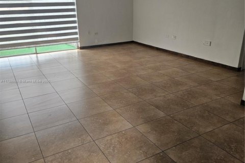 Condo in Miami, Florida, 2 bedrooms  № 1861822 - photo 2