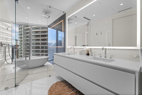 Copropriété à vendre à Miami, Floride: 3 chambres, 197.51 m2 № 2042069 - photo 6