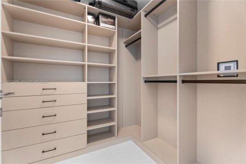 Copropriété à vendre à Miami, Floride: 3 chambres, 197.51 m2 № 2042069 - photo 17