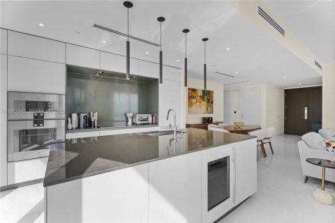 Copropriété à vendre à Miami, Floride: 3 chambres, 197.51 m2 № 2042069 - photo 3