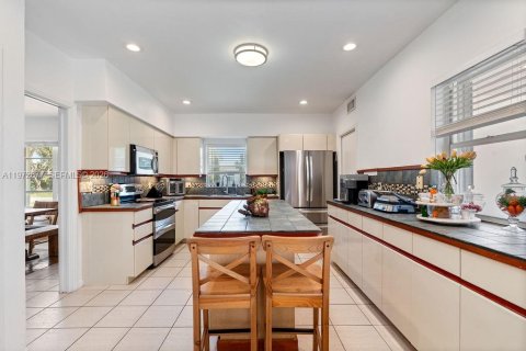 Villa ou maison à vendre à Palmetto Bay, Floride: 6 chambres, 385.27 m2 № 2038285 - photo 19