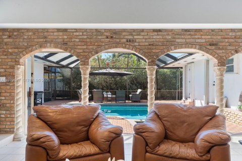 Villa ou maison à vendre à Palmetto Bay, Floride: 6 chambres, 385.27 m2 № 2038285 - photo 7