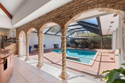 Villa ou maison à vendre à Palmetto Bay, Floride: 6 chambres, 385.27 m2 № 2038285 - photo 6