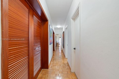 Villa ou maison à vendre à Palmetto Bay, Floride: 6 chambres, 385.27 m2 № 2038285 - photo 23