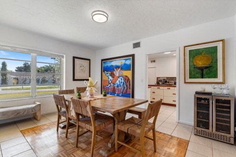 Villa ou maison à vendre à Palmetto Bay, Floride: 6 chambres, 385.27 m2 № 2038285 - photo 17