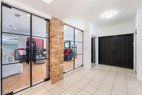 Villa ou maison à vendre à Palmetto Bay, Floride: 6 chambres, 385.27 m2 № 2038285 - photo 12