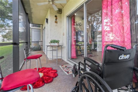 Купить кондоминиум в Пемброк-Пайнс, Флорида 2 спальни, 135.54м2, № 2154343 - фото 17