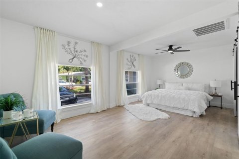 Casa en venta en Saint Petersburg, Florida, 4 dormitorios, 185.43 m2 № 1679748 - foto 14
