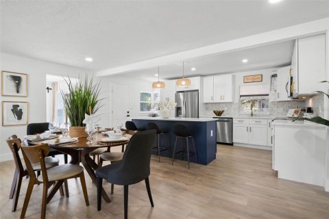 Casa en venta en Saint Petersburg, Florida, 4 dormitorios, 185.43 m2 № 1679748 - foto 8