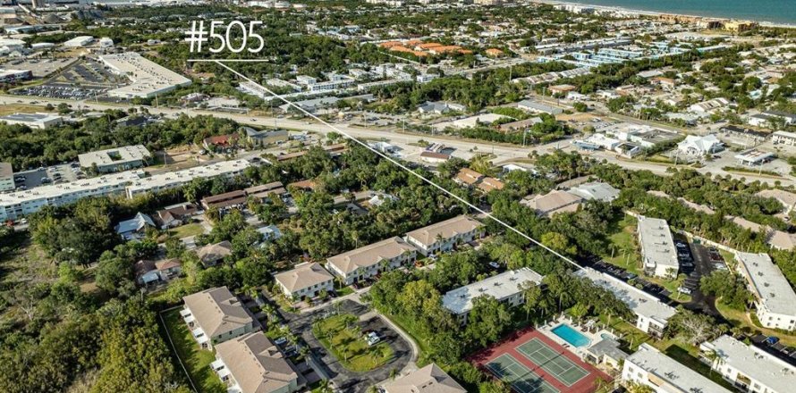 Condo in Cape Canaveral, Florida, 2 bedrooms  № 1772013