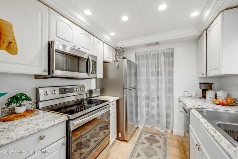 Condo in Cape Canaveral, Florida, 2 bedrooms  № 1772013 - photo 11