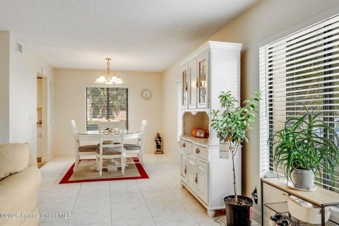 Condo in Cape Canaveral, Florida, 2 bedrooms  № 1772013 - photo 7