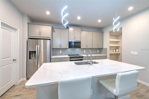 Adosado en venta en Brandon, Florida, 3 dormitorios, 212.1 m2 № 2157814 - foto 11