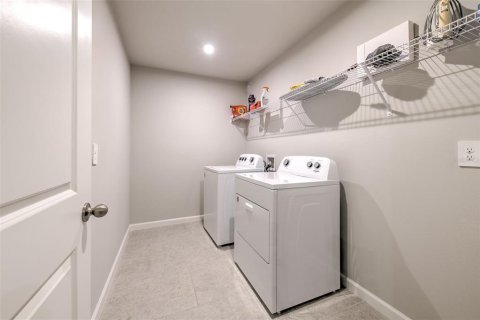 Adosado en venta en Brandon, Florida, 3 dormitorios, 212.1 m2 № 2157814 - foto 20