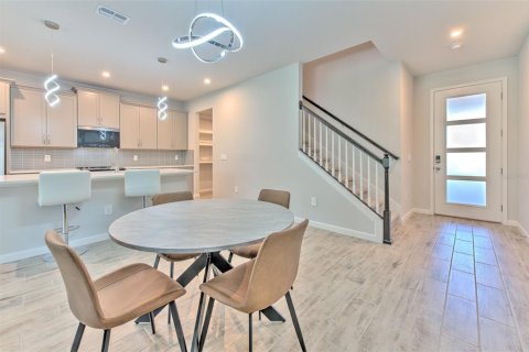 Adosado en venta en Brandon, Florida, 3 dormitorios, 212.1 m2 № 2157814 - foto 6