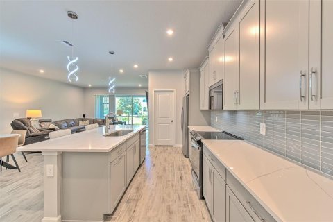 Adosado en venta en Brandon, Florida, 3 dormitorios, 212.1 m2 № 2157814 - foto 10