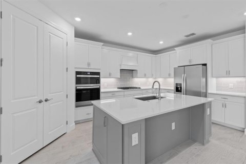 House in Bradenton, Florida 3 bedrooms, 258.08 sq.m. № 2152375 - photo 18