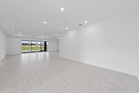 House in Bradenton, Florida 3 bedrooms, 258.08 sq.m. № 2152375 - photo 25