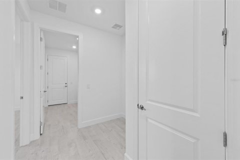 House in Bradenton, Florida 3 bedrooms, 258.08 sq.m. № 2152375 - photo 26