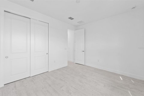 House in Bradenton, Florida 3 bedrooms, 258.08 sq.m. № 2152375 - photo 9
