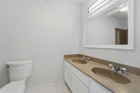 Townhouse in Indian Rocks Beach, Florida 2 bedrooms, 111.48 sq.m. № 2098405 - photo 22