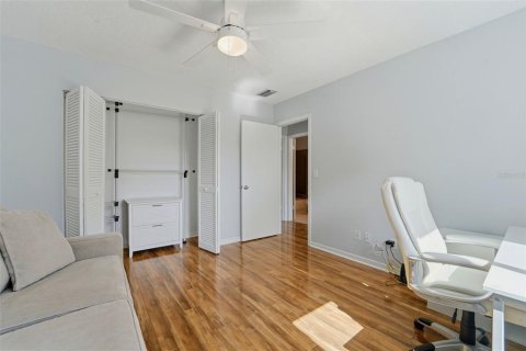 Townhouse in Indian Rocks Beach, Florida 2 bedrooms, 111.48 sq.m. № 2098405 - photo 19