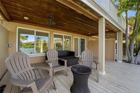Townhouse in Indian Rocks Beach, Florida 2 bedrooms, 111.48 sq.m. № 2098405 - photo 18
