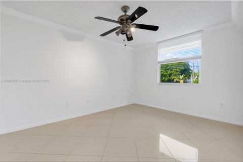 Copropriété à louer à Hollywood, Floride: 3 chambres, 118.64 m2 № 1923777 - photo 24