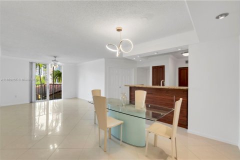 Copropriété à louer à Hollywood, Floride: 3 chambres, 118.64 m2 № 1923777 - photo 4